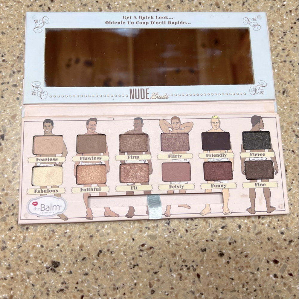 ( The Balm ) eyeshadow palette